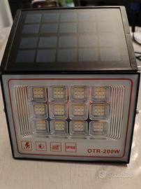 faretto led con pannello solare 200 W