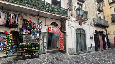 NEGOZIO A SALERNO