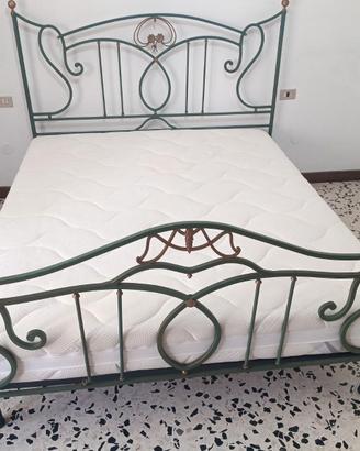 LETTO MATRIMONIALE FERRO BATTUTO +RETE E MATERASSO