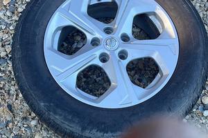 4 Cerchi Nissan da 17   + 4  Dunlop 225 65 17
