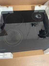 Piano a induzione Indesit