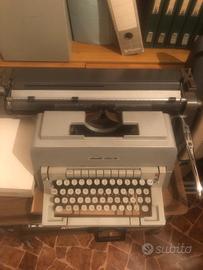 Macchina da scrivere Olivetti linea 98