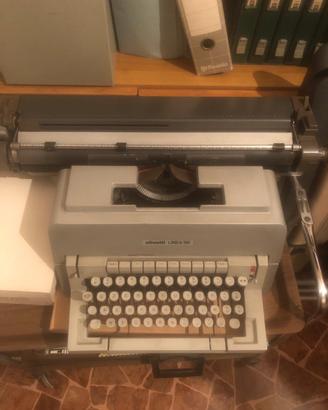 Macchina da scrivere Olivetti linea 98
