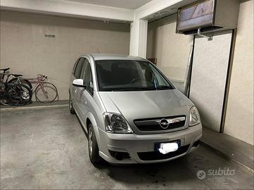 Opel Meriva del 2006, motore 1.3 diesel 75cv