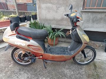 scooter elettrico UFOELECTRICBIKE