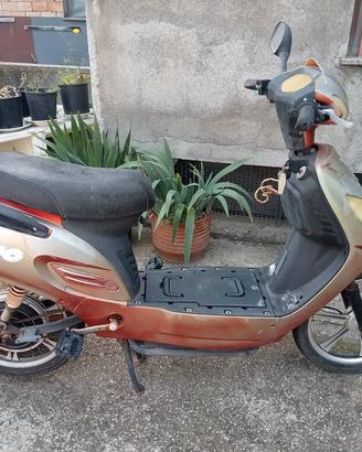 scooter elettrico UFOELECTRICBIKE