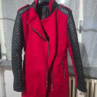 Cappotto Rosso con maniche in ecopelle nere