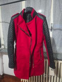 Cappotto Rosso con maniche in ecopelle nere