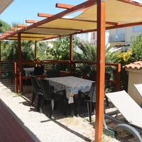 Cecina Mare bilocale p.terra dal 30 Agosto