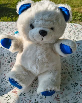 orso con zampette blu