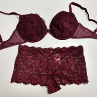 Completo pizzo burgundi
