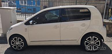 volkswagen UP! Model HIGH! 1.0 75cv 5p Bicolor