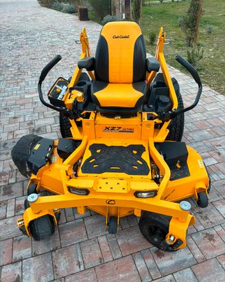 Trattorino cub cadet XZ7 