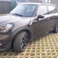 MINI Countryman S R 60 John Cooper Works (JCW)