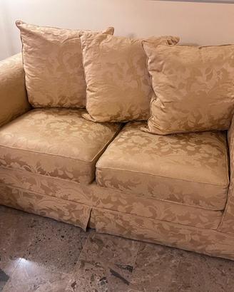 Divano 2 posti in tessuto damascato giallo oro