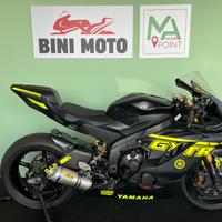 YAMAHA YZF R6 PISTA