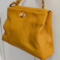 Borsa da donna Senape, vera pelle firmata Melluso.