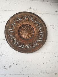 Piatto di rame siciliano finemente lavorato