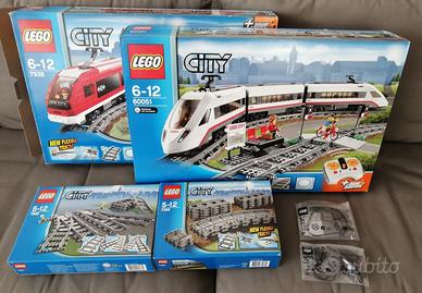 Lego City: 2 set treni + 2 set rotaie + 2 set luci
