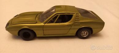 modellino alfa romeo montreal 