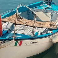 Barca gozzo in vetroresina