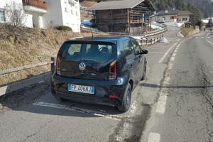 VOLKSWAGEN up - 2019