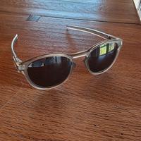 occhiali da sole oakley latch