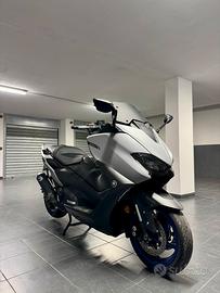 Yamaha T MAX 560