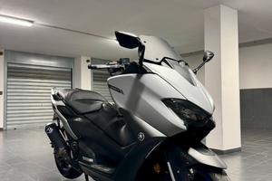 Yamaha T MAX 560