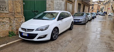 Opel Astra j sport tourer cc1600 110cv