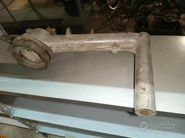 braccio supporto motore vespa faro basso motore