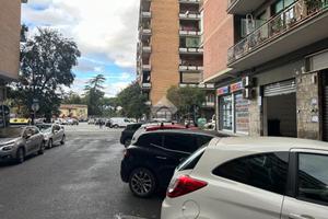NEGOZIO A ROMA