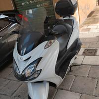 Yamaha Majesty 400 € 1600
