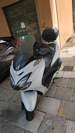 Yamaha Majesty 400 € 1600