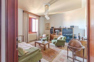 Casa indipendente di 410 m² con più di 5 locali a 