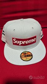 Cappello New Era X Supreme