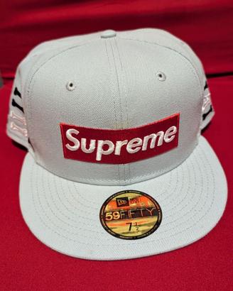 Cappello New Era X Supreme