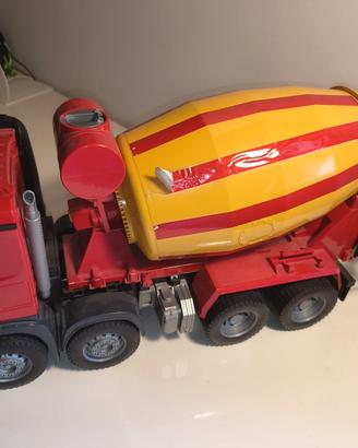 Autobetoniera Mercedes bruder