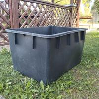 Vasca in plastica resistente