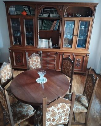 Sala da pranzo completa , tavolo e 6 sedie