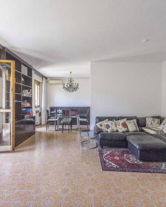 Appartamento di 128 m² con 4 locali a Bologna