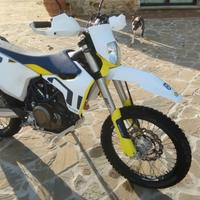 Husqvarna 701 Enduro 2022 Accessoriata