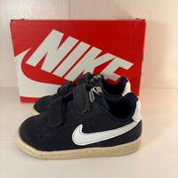 Nike Court Royale bambino n.22