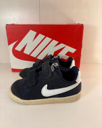 Nike Court Royale bambino n.22