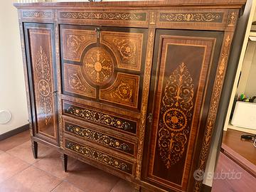 Mobile/Credenza in legno noce intarsiato