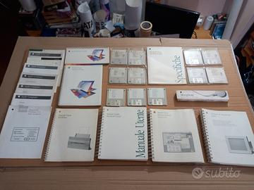 Enorme lotto di manuali e floppy per Macintosh 