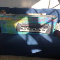 PIANOLA  YAMAHA PSR.76
