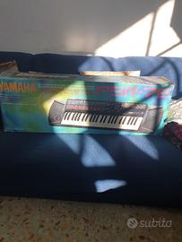 PIANOLA  YAMAHA PSR.76