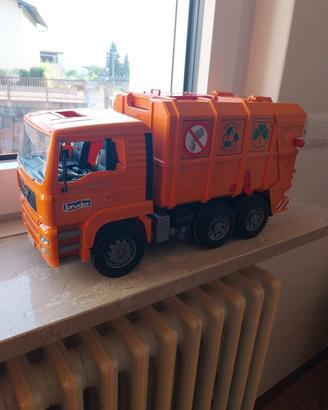 Camion spazzatura della bruder