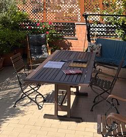 Tavolo grande in legno + sedie + tavolino